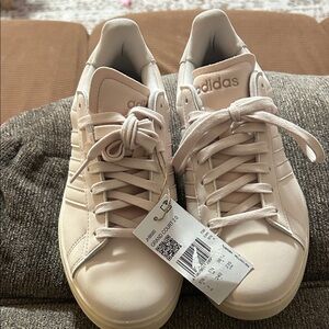 Adidas Women's Blush pink Sneakers size 7